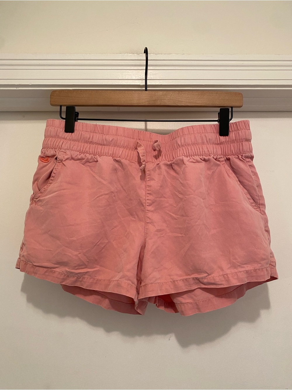 Southern Marsh Rachel Relaxed Shorts
Womens size small Azalea pink preppy beach